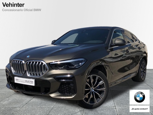 BMW X6 xDrive30d color Marrón. Año 2022. 210KW(286CV). Diésel. En concesionario Vehinter Getafe de Madrid