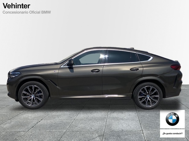 BMW X6 xDrive30d color Marrón. Año 2022. 210KW(286CV). Diésel. En concesionario Vehinter Getafe de Madrid