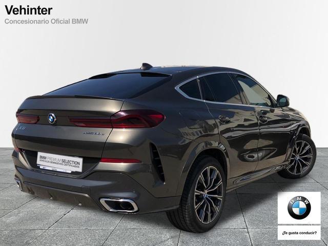BMW X6 xDrive30d color Marrón. Año 2022. 210KW(286CV). Diésel. En concesionario Vehinter Getafe de Madrid