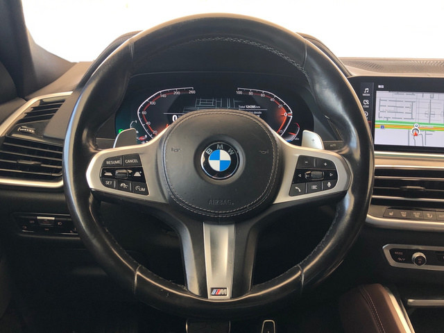 BMW X6 xDrive30d color Marrón. Año 2022. 210KW(286CV). Diésel. En concesionario Vehinter Getafe de Madrid