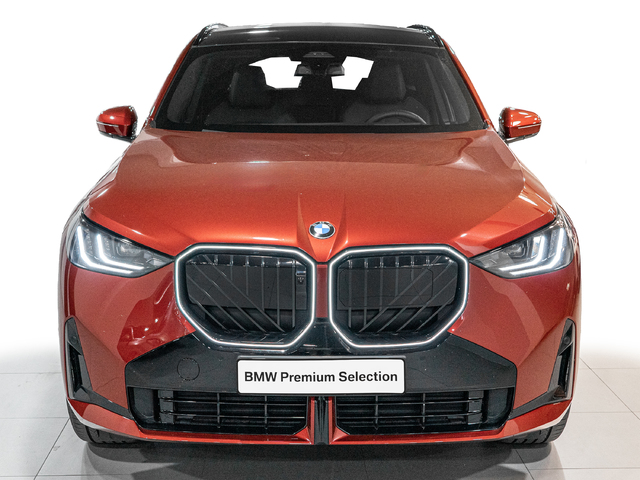 BMW X3 xDrive30e color Rojo. Año 2025. 220KW(299CV). Híbrido Electro/Gasolina. En concesionario Caetano Cuzco, Salvatierra de Madrid