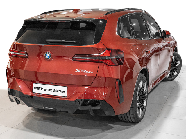 BMW X3 xDrive30e color Rojo. Año 2025. 220KW(299CV). Híbrido Electro/Gasolina. En concesionario Caetano Cuzco, Salvatierra de Madrid