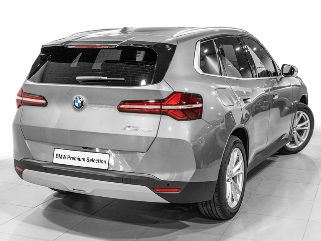 BMW X3 xDrive20d color Gris. Año 2025. 145KW(197CV). Diésel. En concesionario Caetano Cuzco Raimundo Fernandez Villaverde, 45 de Madrid