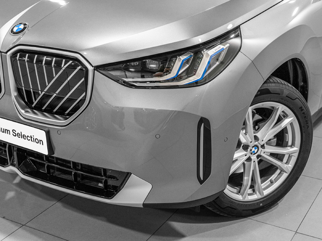 BMW X3 xDrive20d color Gris. Año 2025. 145KW(197CV). Diésel. En concesionario Caetano Cuzco Raimundo Fernandez Villaverde, 45 de Madrid