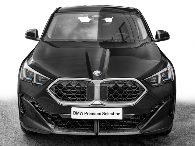 BMW X2 sDrive20d color Negro. Año 2025. 120KW(163CV). Diésel. En concesionario Caetano Cuzco, Alcalá de Madrid