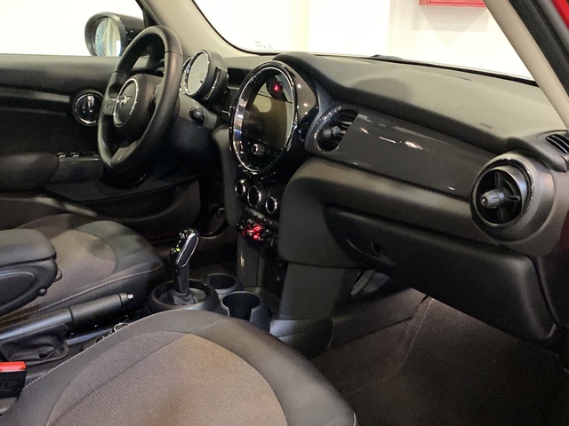 fotoG 7 del MINI MINI 5 Puertas Cooper 100 kW (136 CV) 136cv Gasolina del 2022 en Madrid
