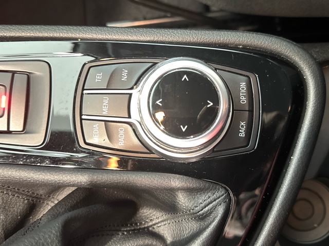 BMW Serie 2 218d Active Tourer color Blanco. Año 2017. 110KW(150CV). Diésel. En concesionario Motor Gorbea de Álava