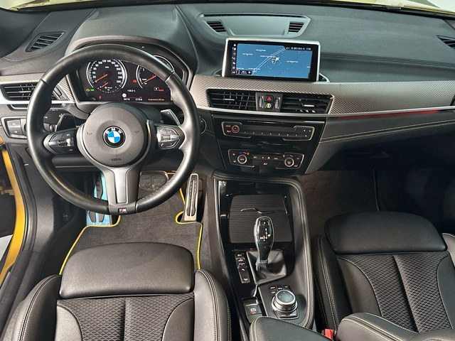 BMW X2 xDrive20d color Oro. Año 2022. 140KW(190CV). Diésel. En concesionario Triocar Gijón (Bmw y Mini) de Asturias