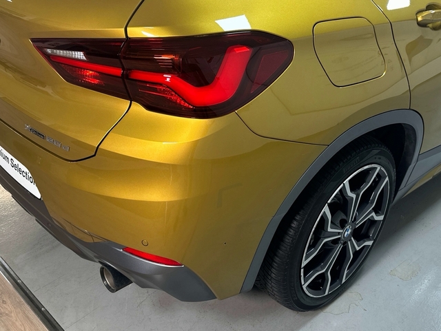 BMW X2 xDrive20d color Oro. Año 2022. 140KW(190CV). Diésel. En concesionario Triocar Gijón (Bmw y Mini) de Asturias