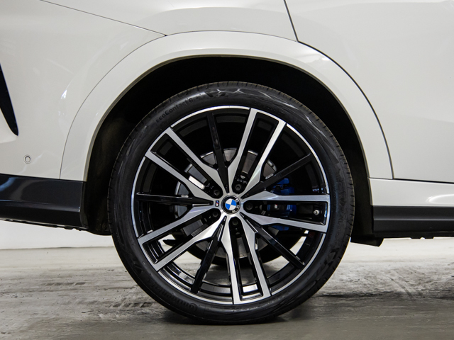 BMW X6 xDrive30d color Blanco. Año 2021. 210KW(286CV). Diésel. En concesionario BMW Fuenteolid Valladolid de Valladolid