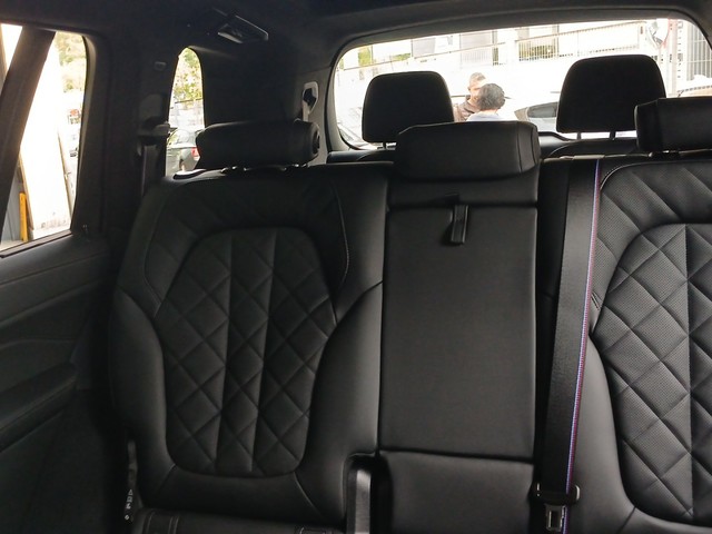 BMW X7 xDrive40d color Negro. Año 2025. 259KW(352CV). Diésel. En concesionario Enekuri Motor de Vizcaya