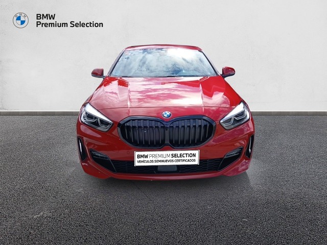 BMW Serie 1 118i color Rojo. Año 2024. 103KW(140CV). Gasolina. En concesionario Adler Motor S.L. TOLEDO de Toledo