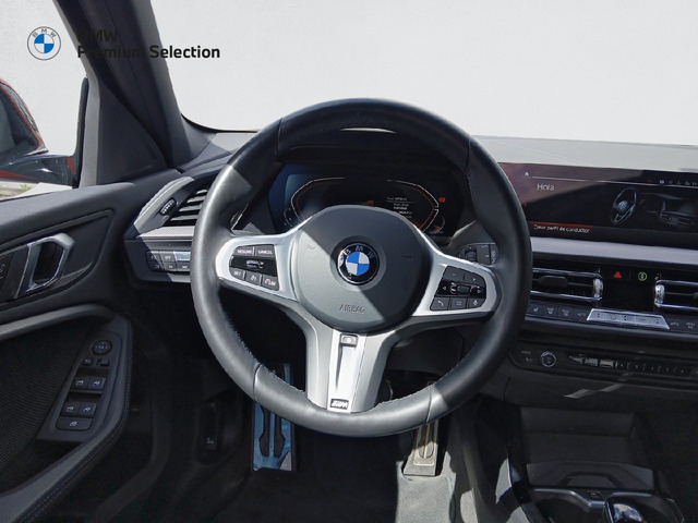 BMW Serie 1 118i color Rojo. Año 2024. 103KW(140CV). Gasolina. En concesionario Adler Motor S.L. TOLEDO de Toledo