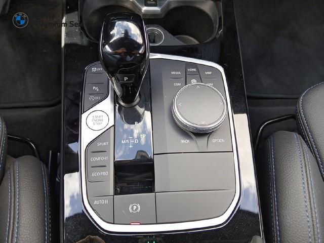 BMW Serie 1 118i color Rojo. Año 2024. 103KW(140CV). Gasolina. En concesionario Adler Motor S.L. TOLEDO de Toledo