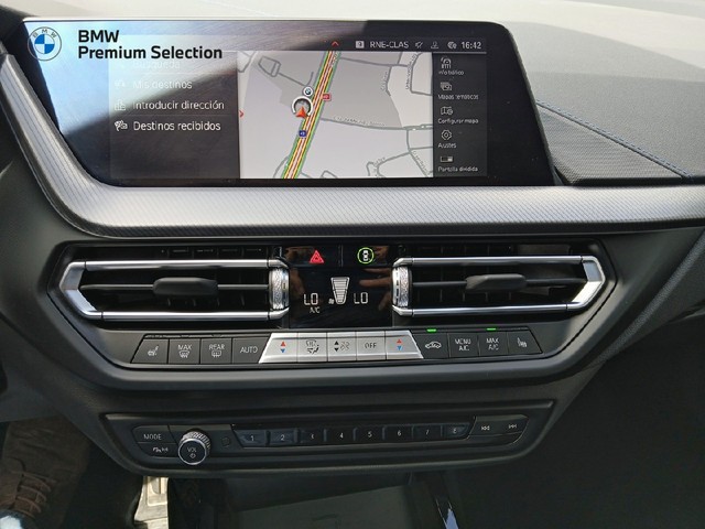 BMW Serie 1 118i color Rojo. Año 2024. 103KW(140CV). Gasolina. En concesionario Adler Motor S.L. TOLEDO de Toledo