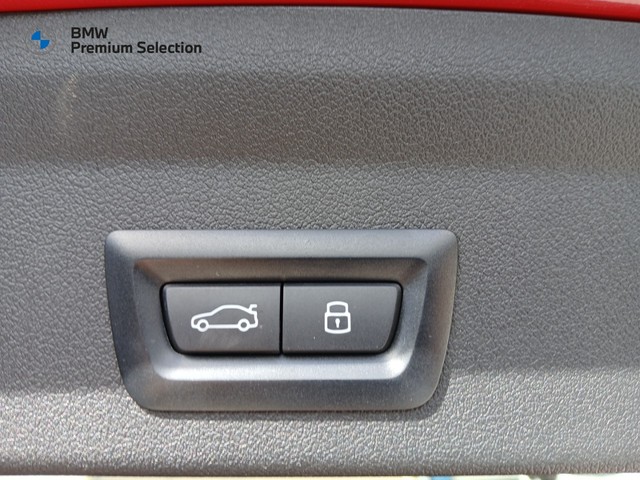 BMW Serie 1 118i color Rojo. Año 2024. 103KW(140CV). Gasolina. En concesionario Adler Motor S.L. TOLEDO de Toledo