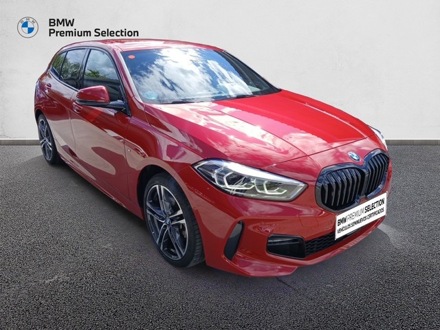 BMW Serie 1 118i color Rojo. Año 2024. 103KW(140CV). Gasolina. En concesionario Adler Motor S.L. TOLEDO de Toledo