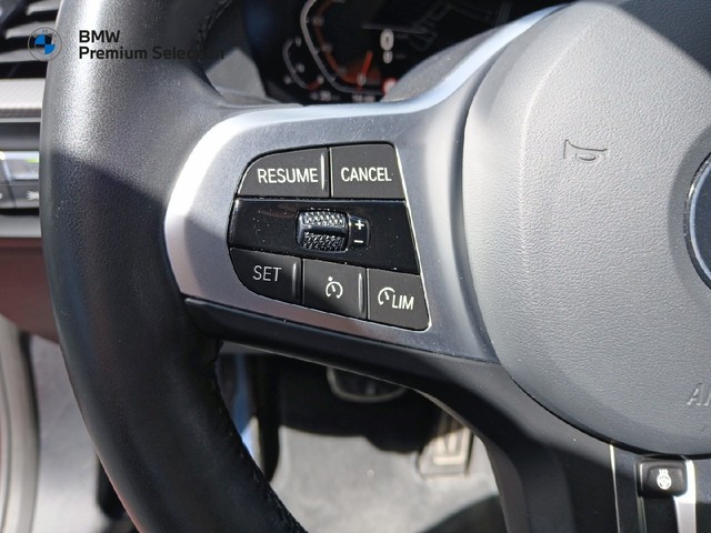 BMW Serie 1 118i color Rojo. Año 2024. 103KW(140CV). Gasolina. En concesionario Adler Motor S.L. TOLEDO de Toledo