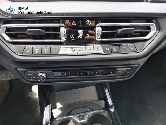 BMW Serie 1 118i color Rojo. Año 2024. 103KW(140CV). Gasolina. En concesionario Adler Motor S.L. TOLEDO de Toledo