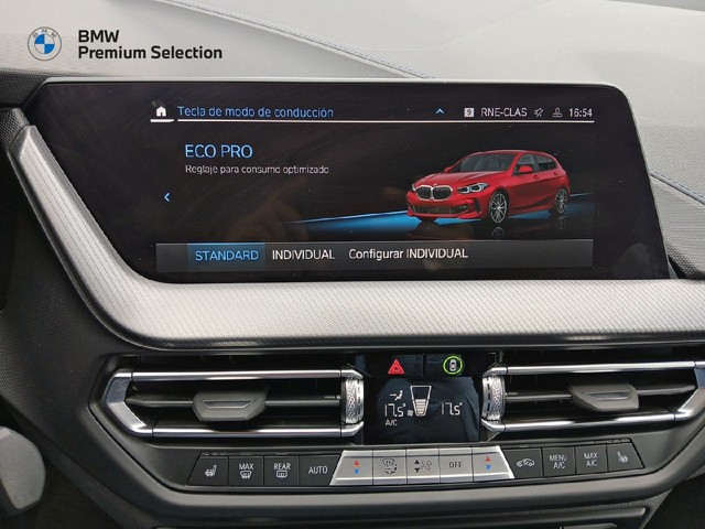 BMW Serie 1 118i color Rojo. Año 2024. 103KW(140CV). Gasolina. En concesionario Adler Motor S.L. TOLEDO de Toledo