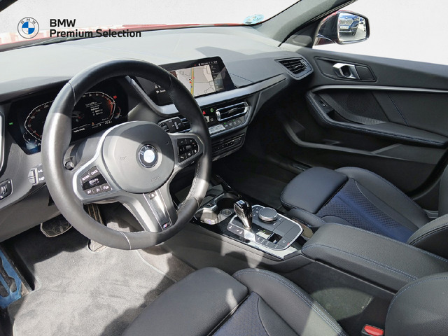 BMW Serie 1 118i color Rojo. Año 2024. 103KW(140CV). Gasolina. En concesionario Adler Motor S.L. TOLEDO de Toledo