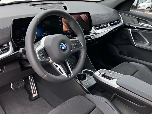 BMW X2 sDrive20d color Blanco. Año 2025. 120KW(163CV). Diésel. En concesionario Bernesga Motor León (Bmw y Mini) de León