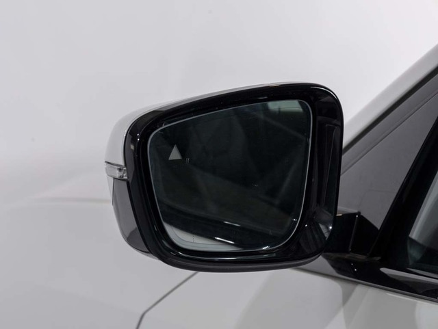 BMW Serie 3 330e Touring color Blanco. Año 2024. 215KW(292CV). Híbrido Electro/Gasolina. En concesionario Oliva Motor Girona de Girona