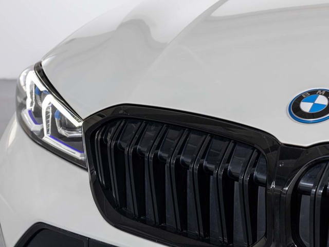 BMW Serie 3 330e Touring color Blanco. Año 2024. 215KW(292CV). Híbrido Electro/Gasolina. En concesionario Oliva Motor Girona de Girona