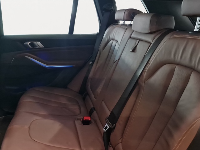 BMW X5 xDrive40d color Blanco. Año 2021. 250KW(340CV). Híbrido Electro/Diesel. En concesionario Movitransa Cars Huelva de Huelva