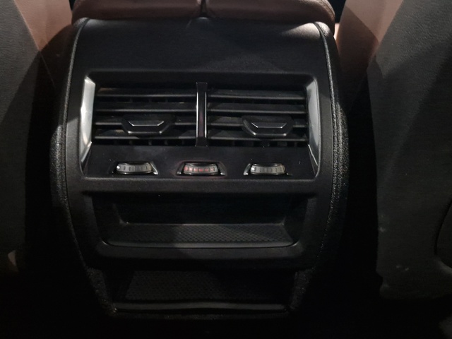 BMW X5 xDrive40d color Blanco. Año 2021. 250KW(340CV). Híbrido Electro/Diesel. En concesionario Movitransa Cars Huelva de Huelva