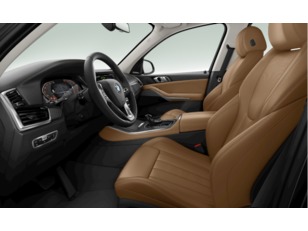 Fotos de BMW X5 xDrive25d color Gris. Año 2021. 170KW(231CV). Diésel. En concesionario San Rafael Motor LUCENA, S.L. de Córdoba