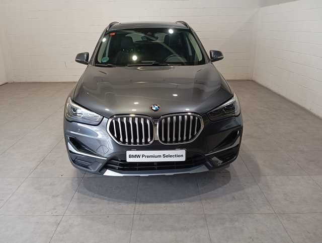 BMW X1 xDrive20d color Gris. Año 2021. 140KW(190CV). Diésel. En concesionario Motor Munich Cadi - Manresa - VO de Barcelona