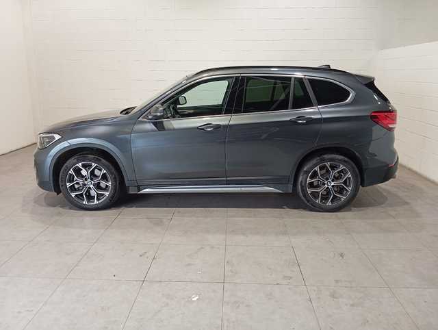 BMW X1 xDrive20d color Gris. Año 2021. 140KW(190CV). Diésel. En concesionario Motor Munich Cadi - Manresa - VO de Barcelona