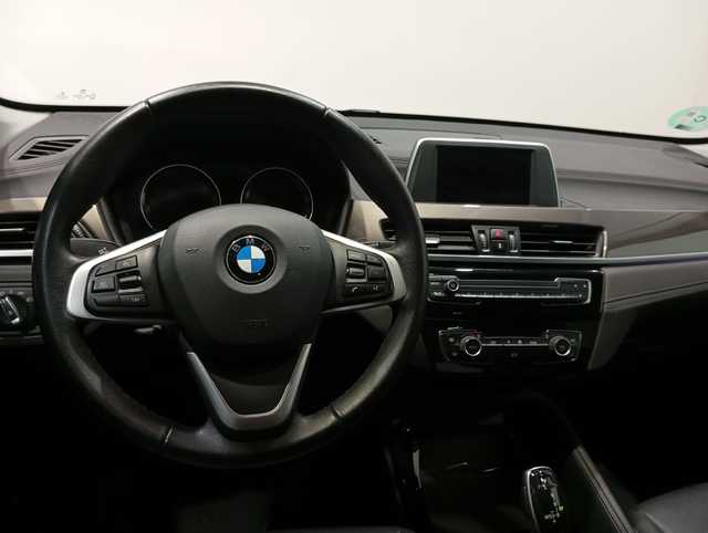 BMW X1 xDrive20d color Gris. Año 2021. 140KW(190CV). Diésel. En concesionario Motor Munich Cadi - Manresa - VO de Barcelona