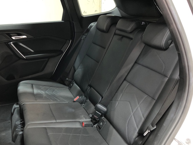 BMW X1 xDrive20d color Blanco. Año 2024. 120KW(163CV). Diésel. En concesionario Movilnorte El Carralero de Madrid