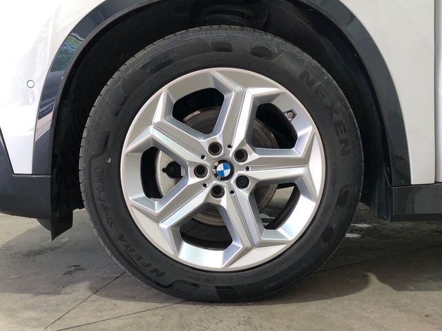 BMW X1 xDrive20d color Blanco. Año 2024. 120KW(163CV). Diésel. En concesionario Movilnorte El Carralero de Madrid