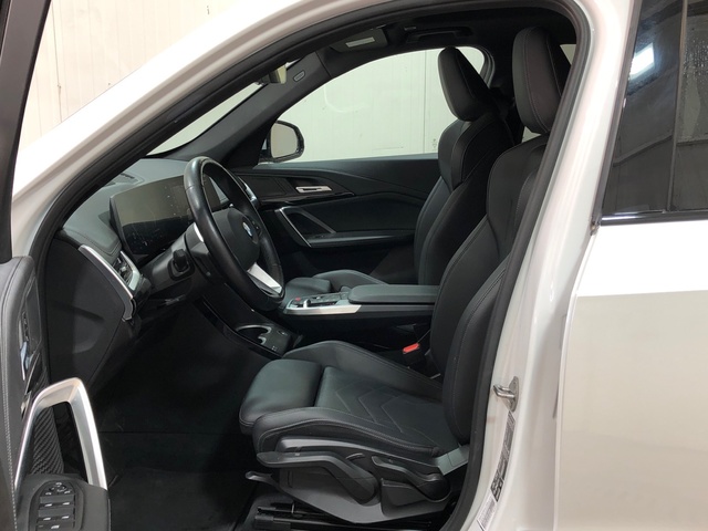 BMW X1 xDrive20d color Blanco. Año 2024. 120KW(163CV). Diésel. En concesionario Movilnorte El Carralero de Madrid
