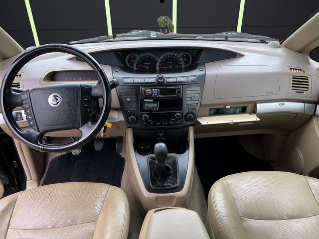 Ssangyong Rodius 270 Xdi 121 kW (165 CV)