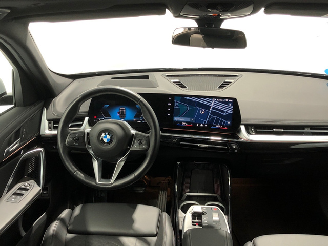 BMW X1 sDrive20i color Negro. Año 2024. 125KW(170CV). Gasolina. En concesionario Auto Premier, S.A. - MADRID de Madrid