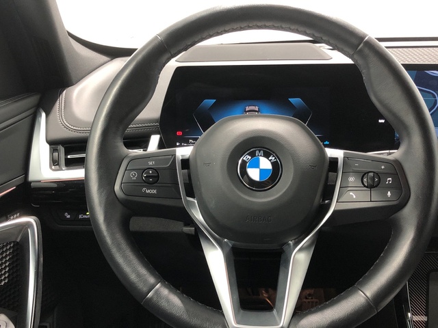 BMW X1 sDrive20i color Negro. Año 2024. 125KW(170CV). Gasolina. En concesionario Auto Premier, S.A. - MADRID de Madrid