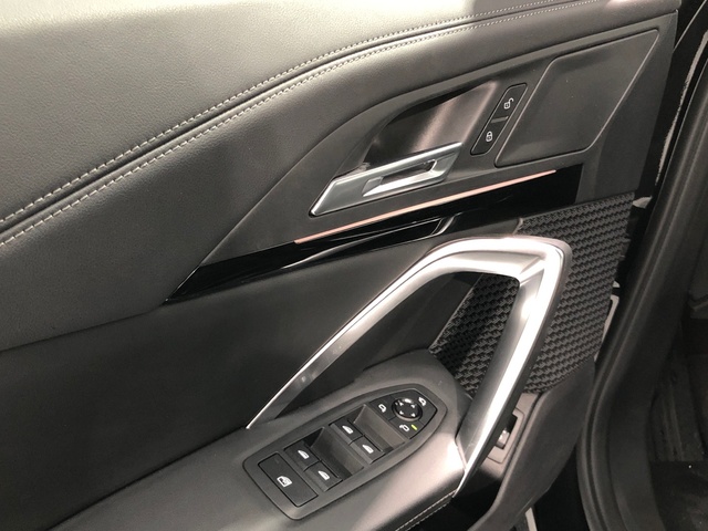 BMW X1 sDrive20i color Negro. Año 2024. 125KW(170CV). Gasolina. En concesionario Auto Premier, S.A. - MADRID de Madrid