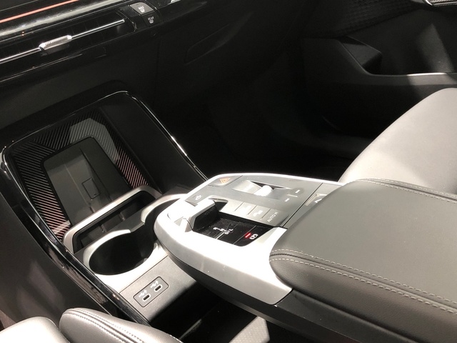 BMW X1 sDrive20i color Negro. Año 2024. 125KW(170CV). Gasolina. En concesionario Auto Premier, S.A. - MADRID de Madrid