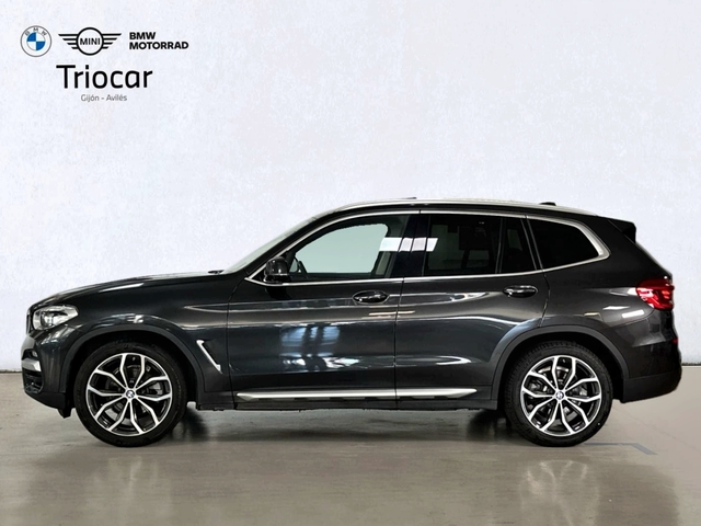 BMW X3 xDrive20d color Gris. Año 2020. 140KW(190CV). Diésel. En concesionario Triocar Gijón (Bmw y Mini) de Asturias