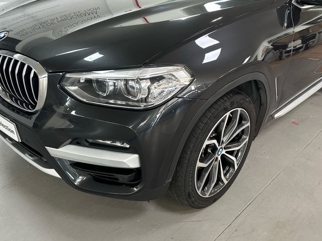 BMW X3 xDrive20d color Gris. Año 2020. 140KW(190CV). Diésel. En concesionario Triocar Gijón (Bmw y Mini) de Asturias