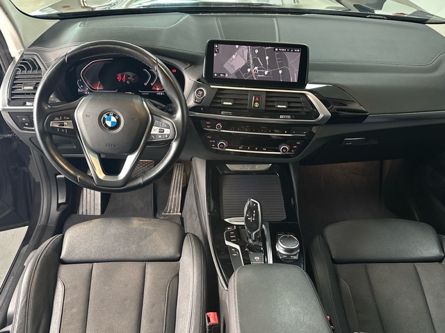 BMW X3 xDrive20d color Gris. Año 2020. 140KW(190CV). Diésel. En concesionario Triocar Gijón (Bmw y Mini) de Asturias