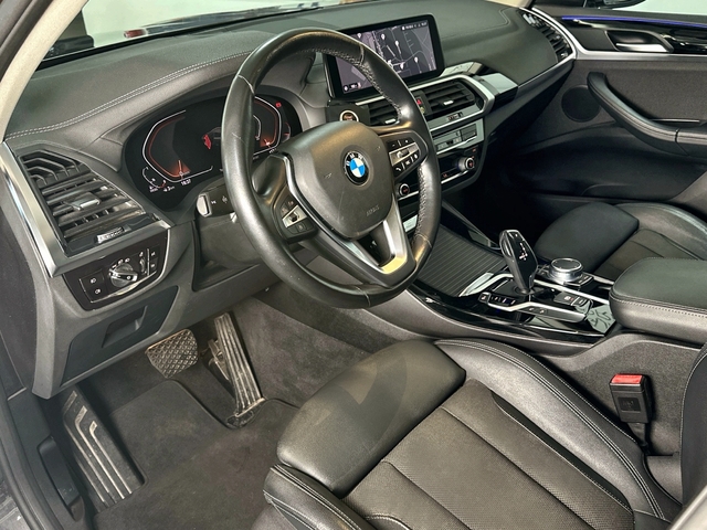 BMW X3 xDrive20d color Gris. Año 2020. 140KW(190CV). Diésel. En concesionario Triocar Gijón (Bmw y Mini) de Asturias