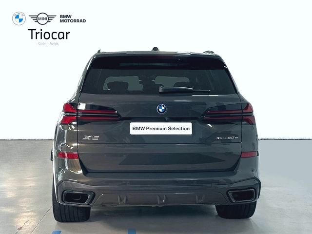 BMW X5 xDrive50e color Gris. Año 2024. 360KW(489CV). Híbrido Electro/Gasolina. En concesionario Triocar Gijón (Bmw y Mini) de Asturias