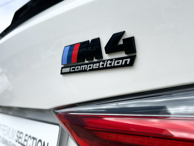 BMW M M4 Coupe Competition color Blanco. Año 2023. 375KW(510CV). Gasolina. En concesionario Celtamotor Vigo de Pontevedra
