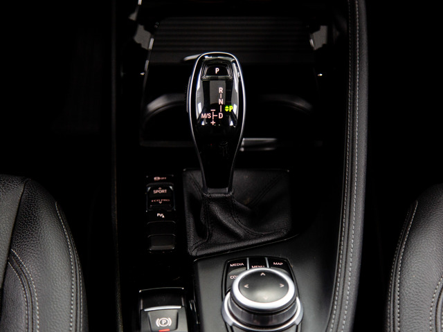 BMW X1 sDrive18d color Negro. Año 2020. 110KW(150CV). Diésel. En concesionario Móvil Begar Alicante de Alicante
