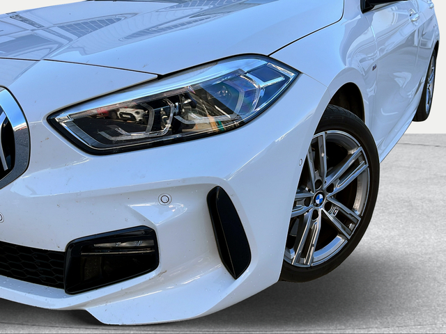 BMW Serie 1 118d color Blanco. Año 2021. 110KW(150CV). Diésel. En concesionario Ilbira Motor | Granada de Granada